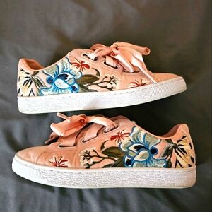 Puma Floral Embroidered Women's Sneakers
